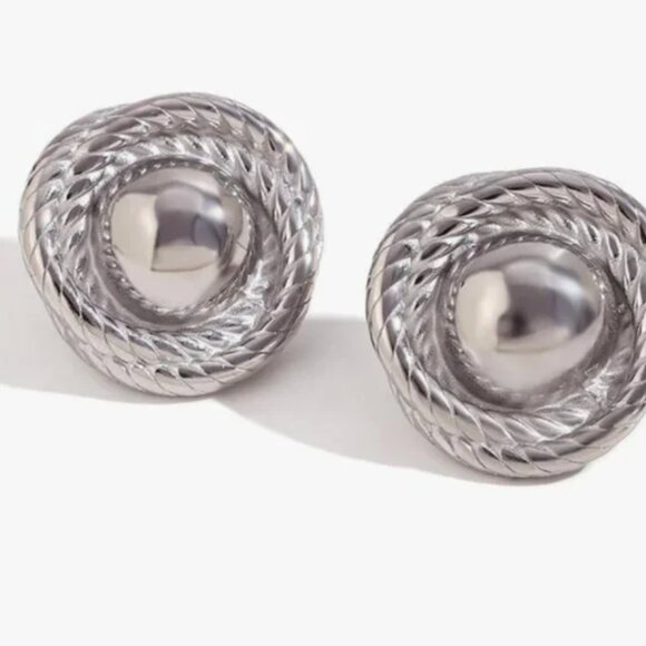 cult gaia Jewelry - Lightweight cult gaia Elegant Chunky Earrings